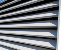 Louvre Screens 18